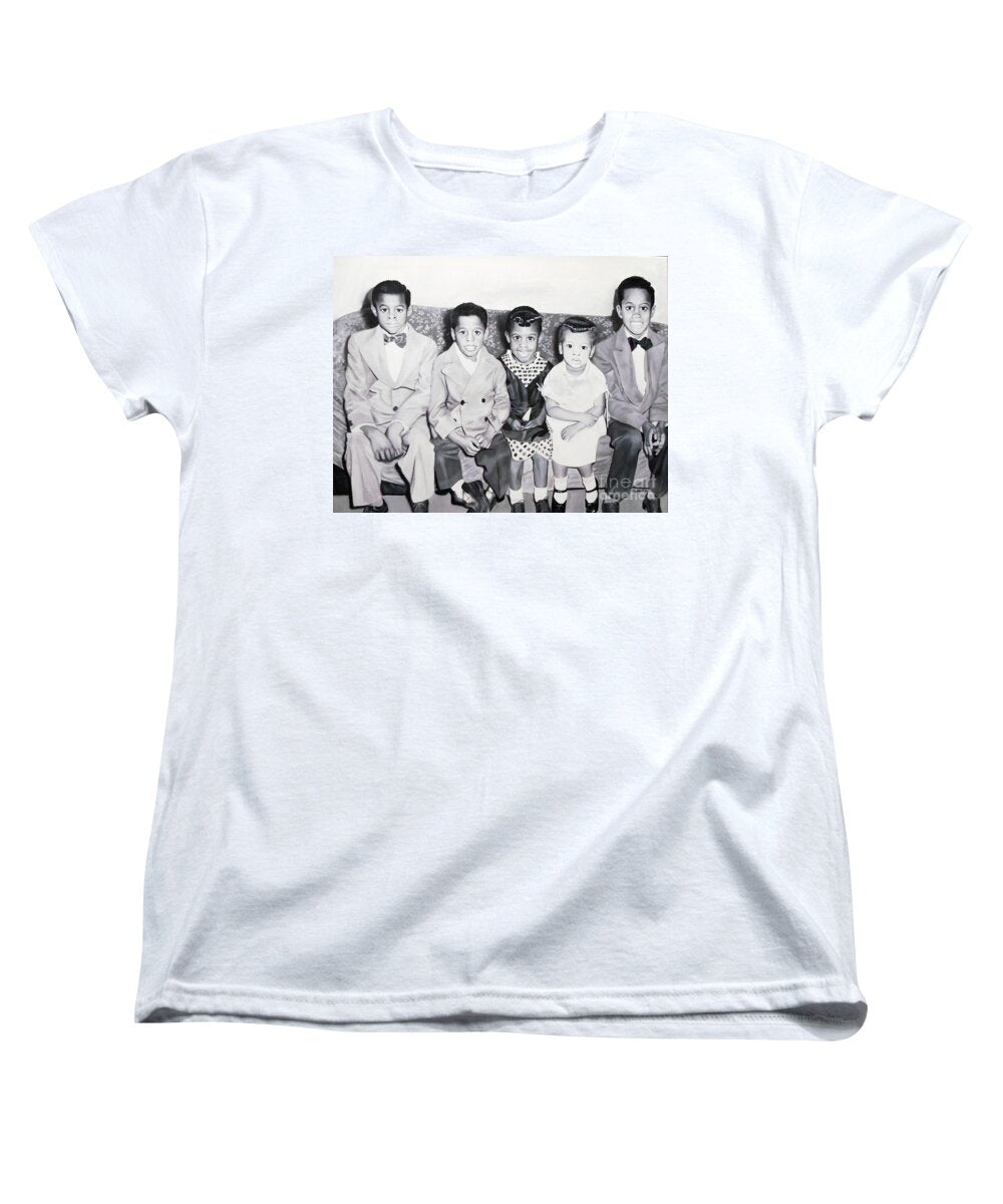 Children Sitting on Sofa - Women's T-Shirt (Standard Fit)
