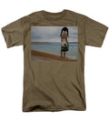 Little Girl on the Beach - Men's T-Shirt  (Regular Fit)